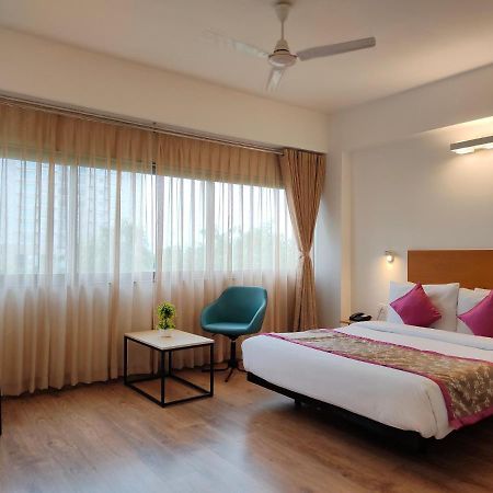 Kanak Beacon Hotel - Ashram Road Ahmedabad Ngoại thất bức ảnh