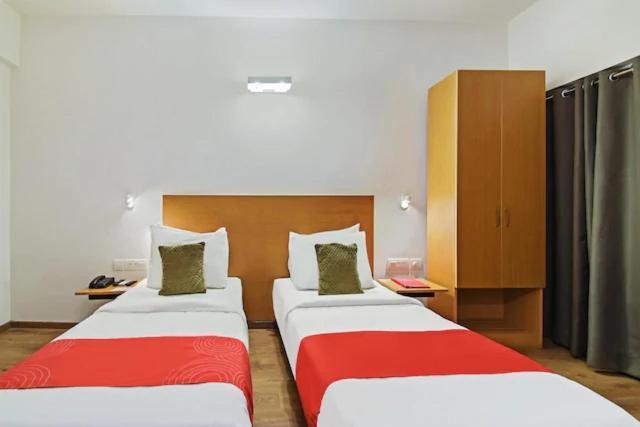 Kanak Beacon Hotel - Ashram Road Ahmedabad Ngoại thất bức ảnh