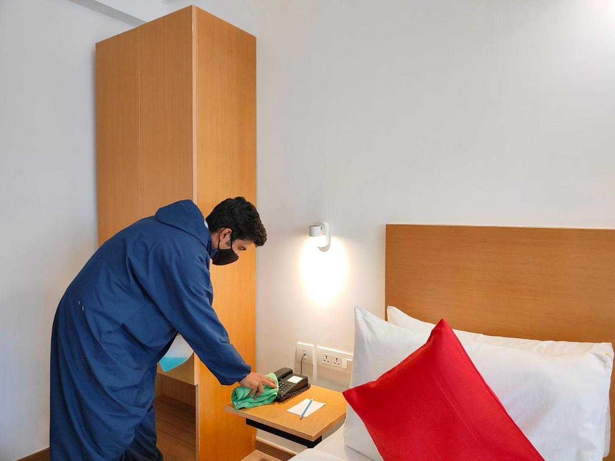Kanak Beacon Hotel - Ashram Road Ahmedabad Ngoại thất bức ảnh