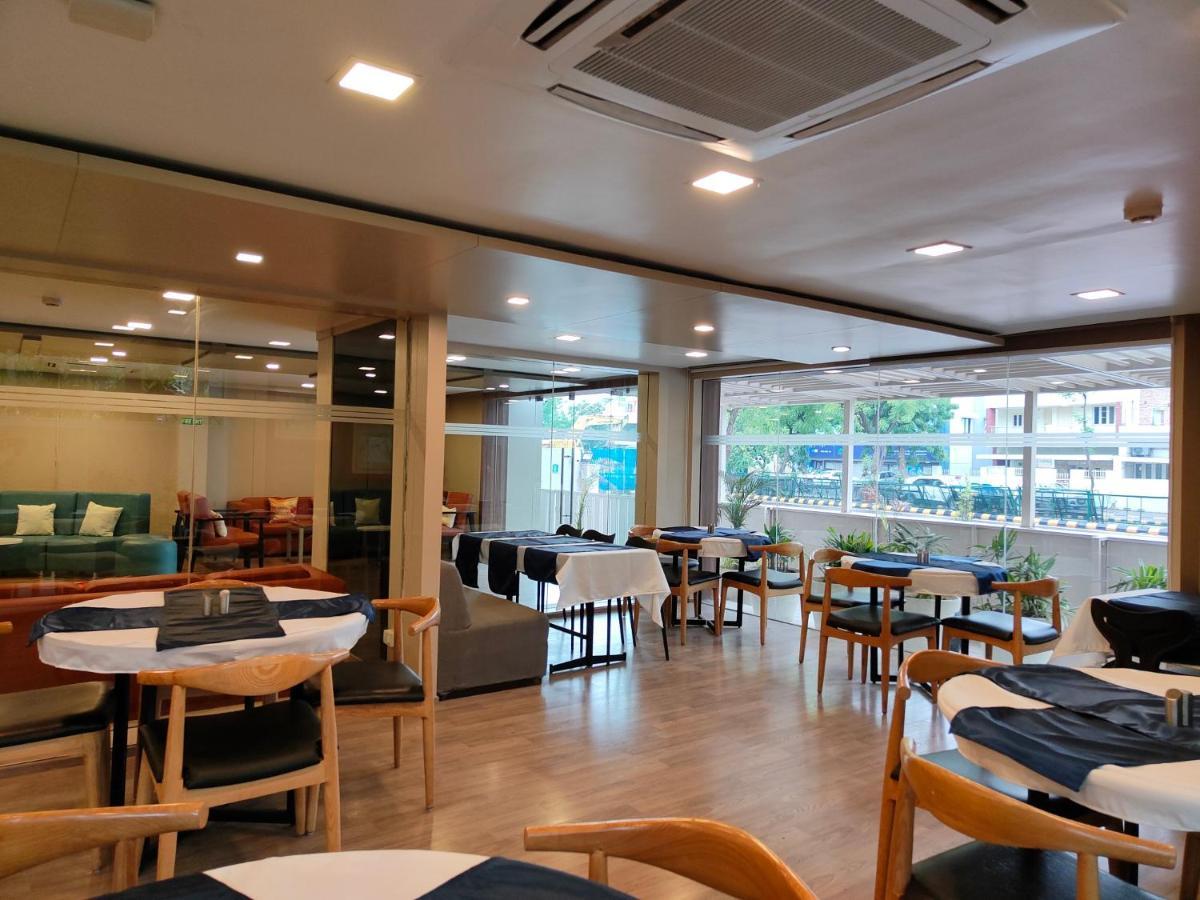 Kanak Beacon Hotel - Ashram Road Ahmedabad Ngoại thất bức ảnh