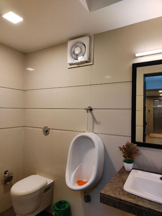 Kanak Beacon Hotel - Ashram Road Ahmedabad Ngoại thất bức ảnh